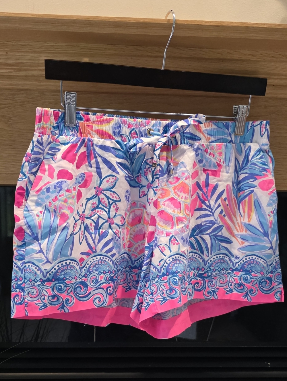 EEUC Katia Shorts in Rainforest Retreat 🌴💕 Size Medium